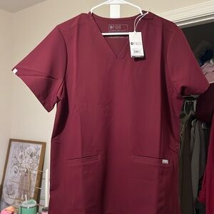 Figs women’s burgundy scrub top XL